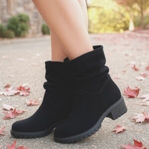Chinese Laundry Flip Black Suede, Pull On, Stacked Heel, Slouchy Bootie. WMS 6.5